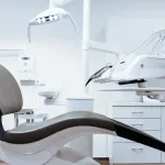 Jak wybrać najlepszego dentystę dziecięcego